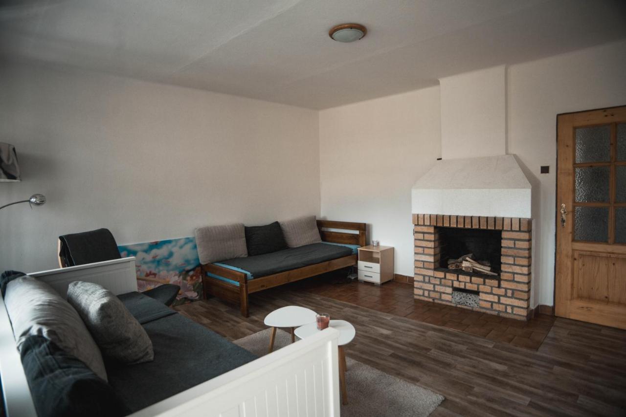 Apartmany Ve Mlejne Cachrov Exterior foto